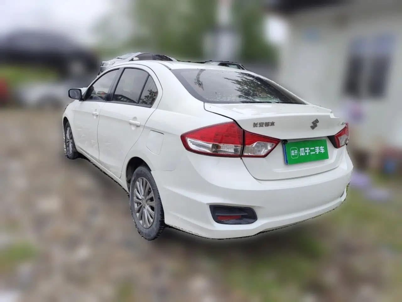Suzuki Alivio 2015 1.6L Manual Comfort Model — миниатюра 4