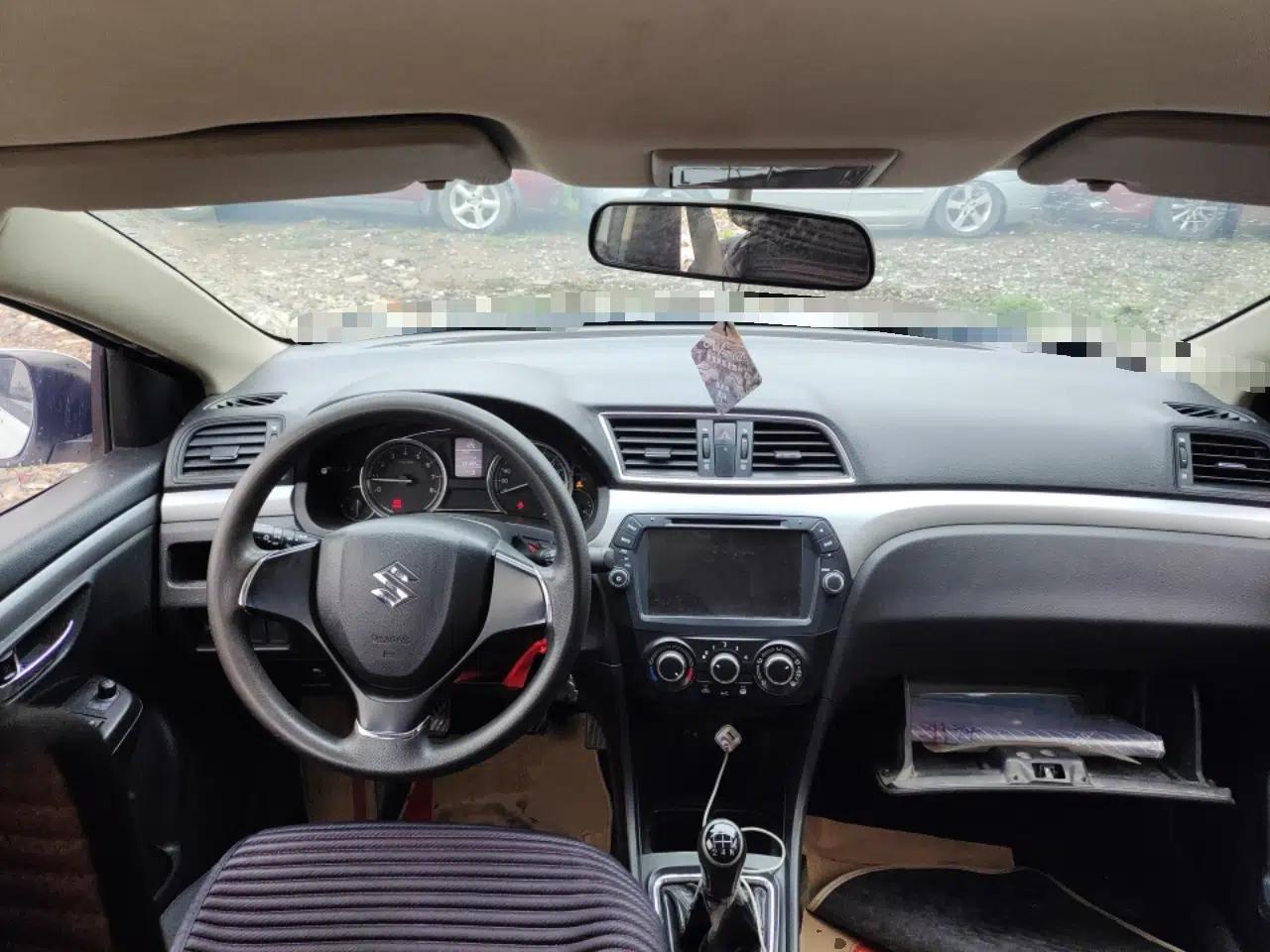 Suzuki Alivio 2015 1.6L Manual Comfort Model — миниатюра 10