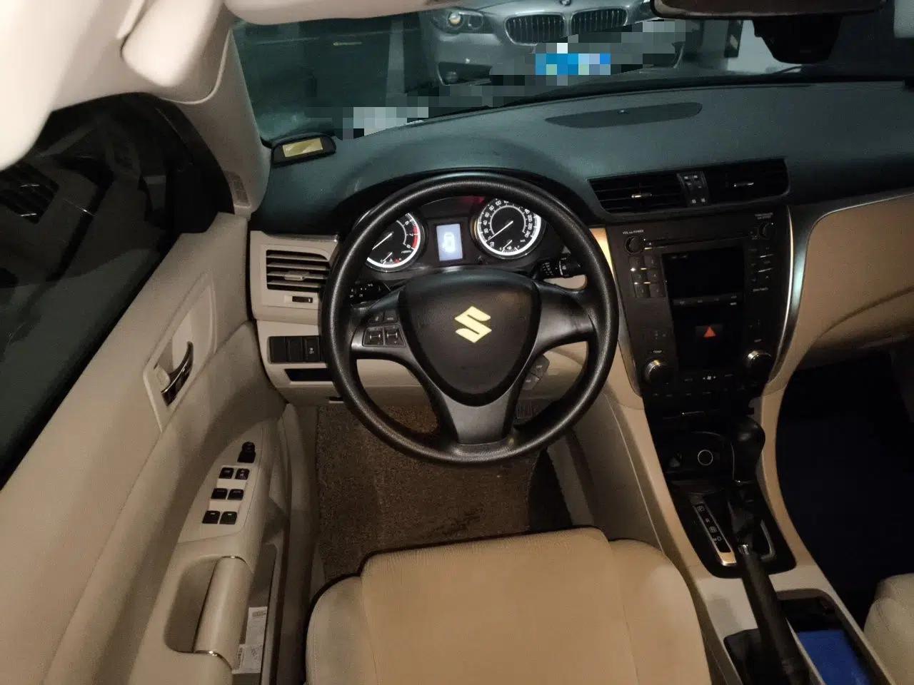 Suzuki Kizashi 2011 2.4L Two-Wheel Drive CVT Standard Edition — миниатюра 11