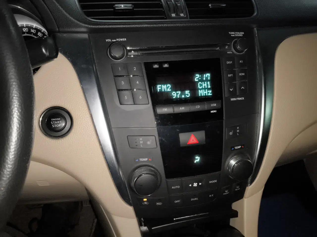 Suzuki Kizashi 2011 2.4L Two-Wheel Drive CVT Standard Edition — миниатюра 14