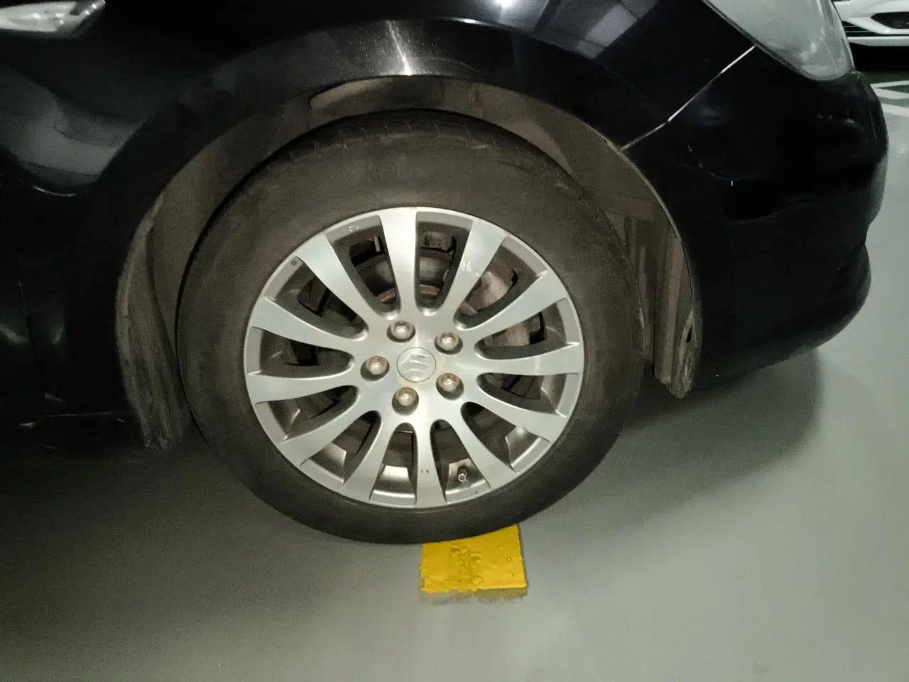 Suzuki Kizashi 2011 2.4L Two-Wheel Drive CVT Standard Edition — миниатюра 8