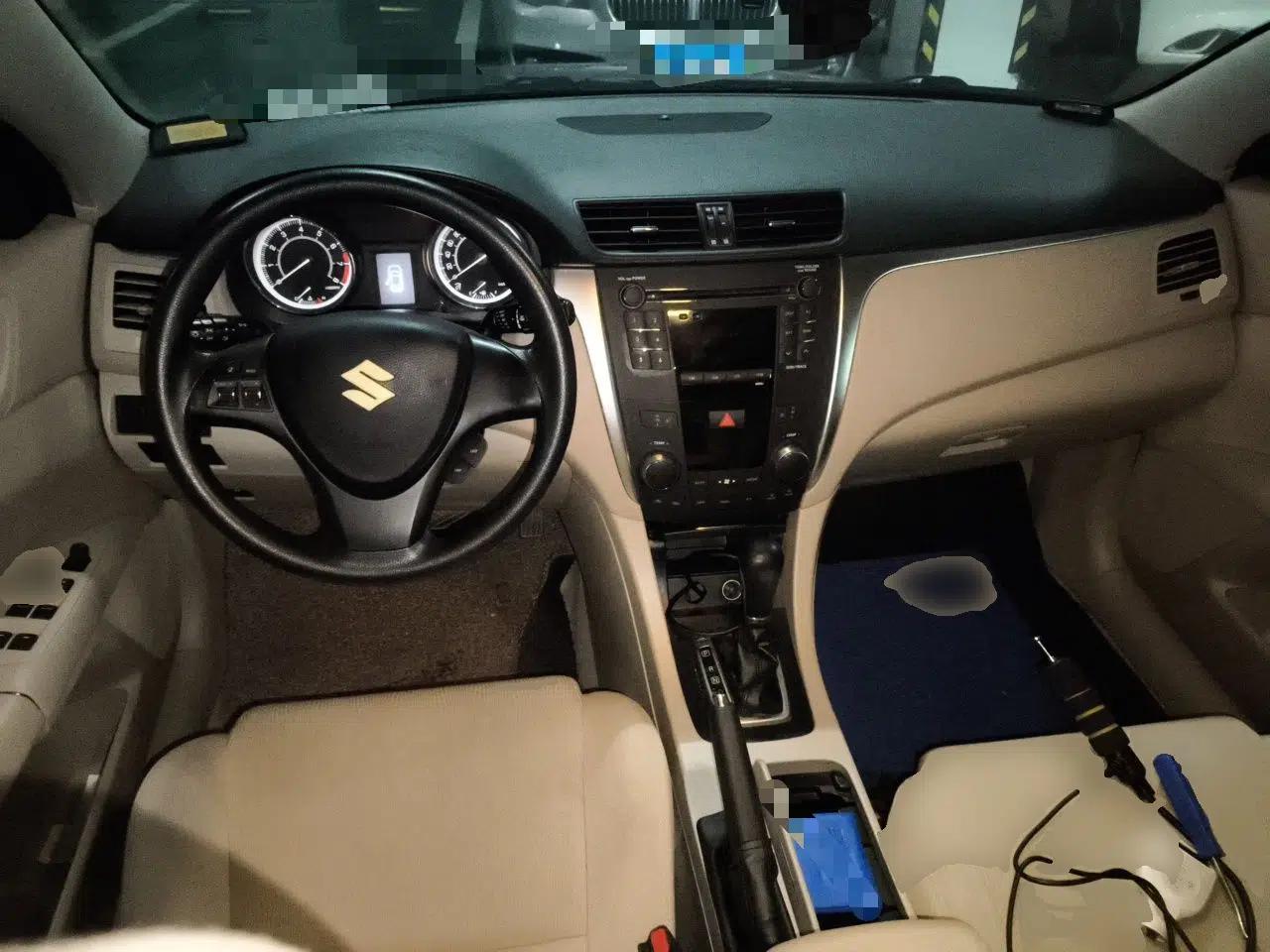 Suzuki Kizashi 2011 2.4L Two-Wheel Drive CVT Standard Edition — миниатюра 10