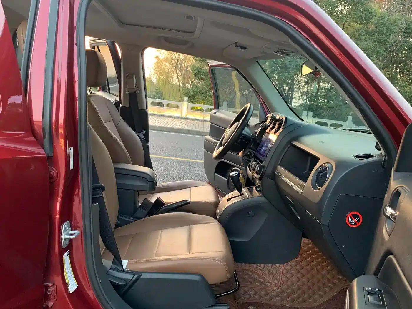 2013 Jeep Compass 2.4 Sport — миниатюра 13