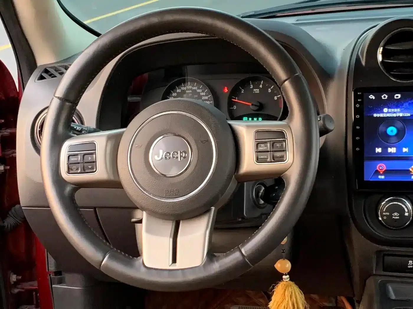 2013 Jeep Compass 2.4 Sport — миниатюра 14