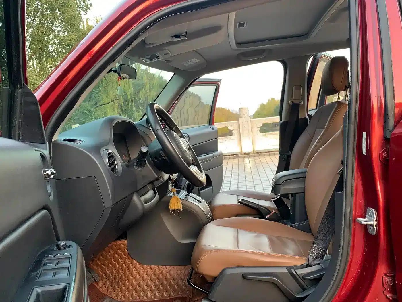 2013 Jeep Compass 2.4 Sport — миниатюра 9