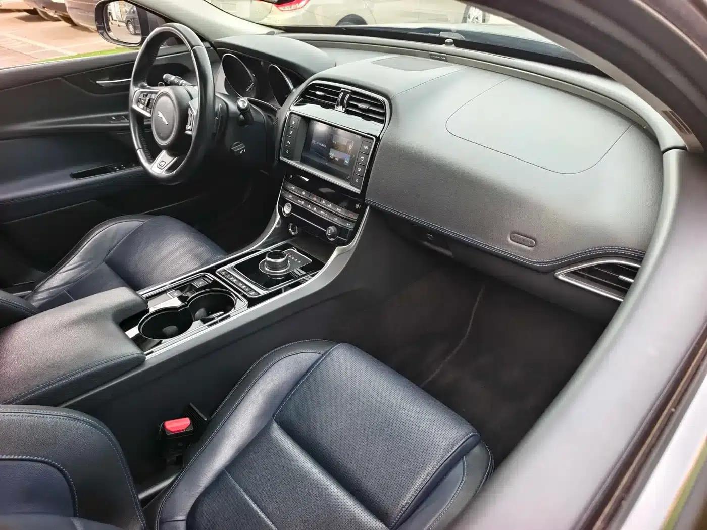 Jaguar XE 2017 2.0T 200PS R-Sport — миниатюра 13