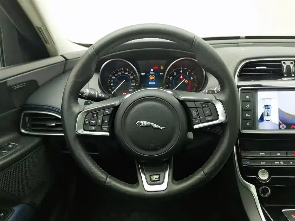 2017 Jaguar XE 2.0T 240PS R-Sport — миниатюра 11