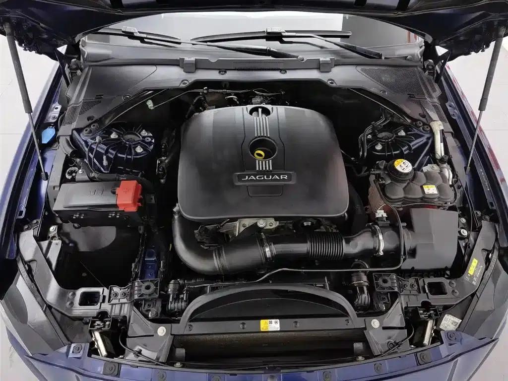 2017 Jaguar XE 2.0T 240PS R-Sport — миниатюра 6