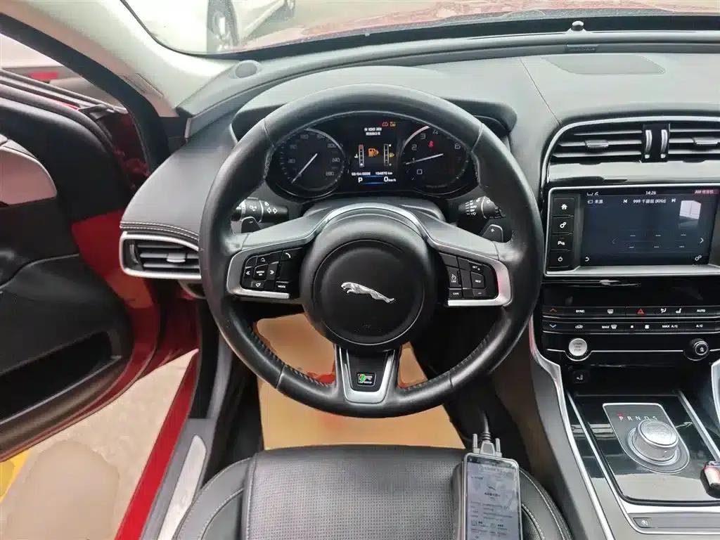 Jaguar XE 2015 2.0T 200PS R-Sport — миниатюра 11