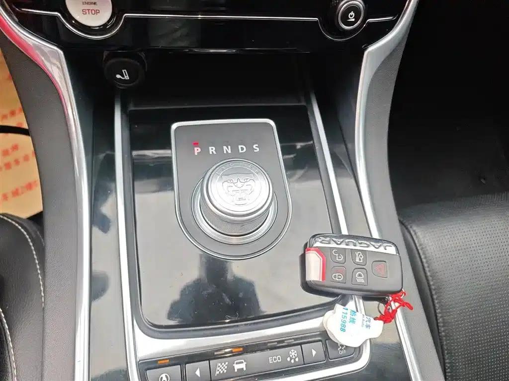 Jaguar XE 2015 2.0T 200PS R-Sport — миниатюра 14