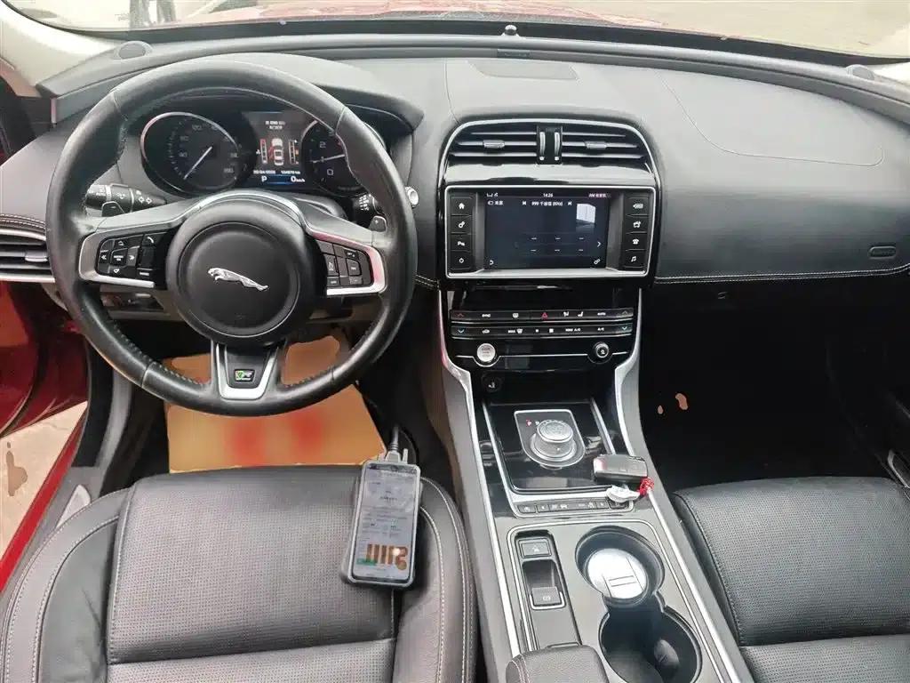 Jaguar XE 2015 2.0T 200PS R-Sport — миниатюра 10