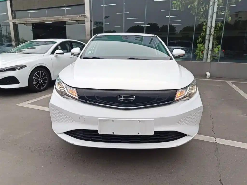 Geely Emgrand EV Pro 2022 Online Edition (Lithium Iron Phosphate) — миниатюра 3