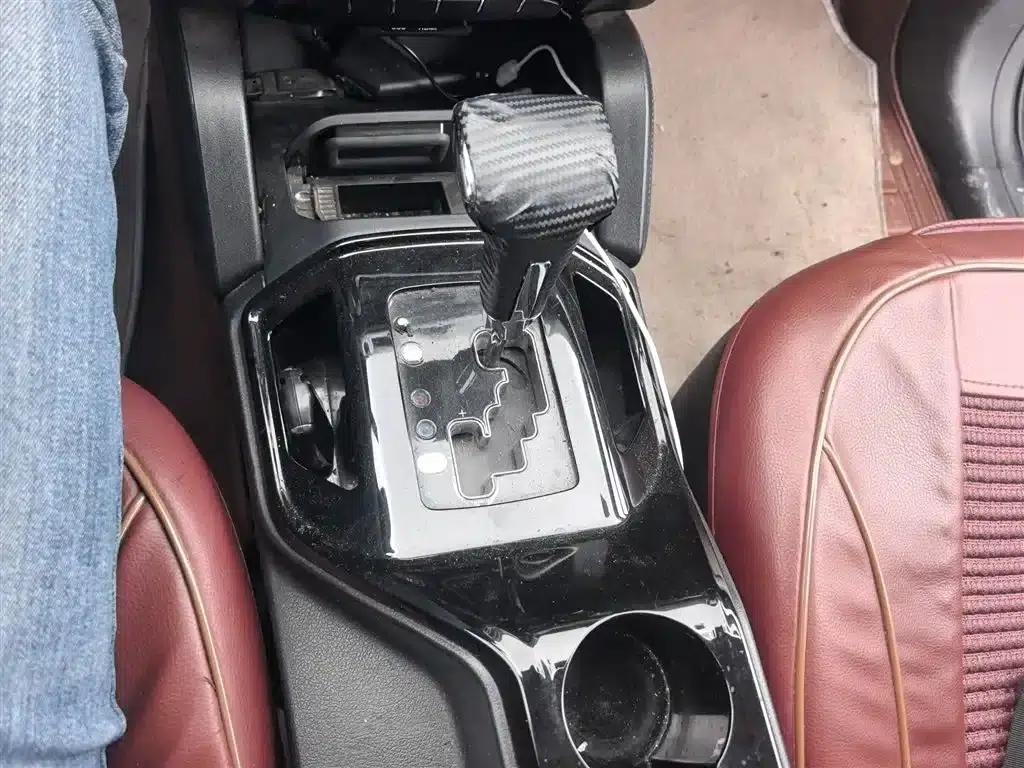 Geely GX7 2015 Sport Edition 2.0L Automatic Premium — миниатюра 14