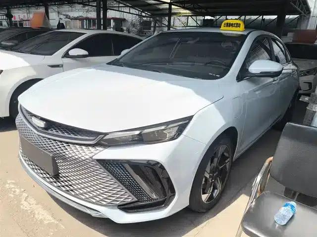 Geely Emgrand L HiP 2022 1.5TD-DHT Pro 100KM Super