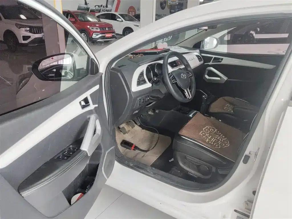 Refine S2 2015 1.5L Manual Deluxe Smart Edition — миниатюра 12