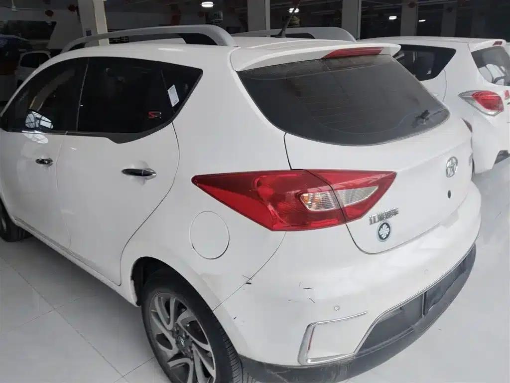 Refine S2 2015 1.5L Manual Deluxe Smart Edition — миниатюра 23