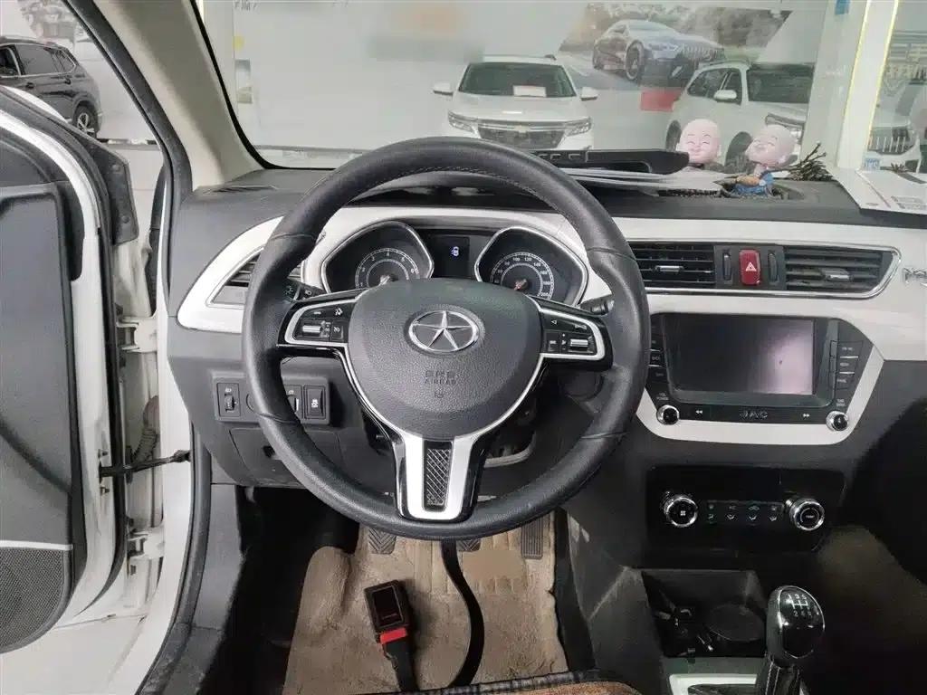 Refine S2 2015 1.5L Manual Deluxe Smart Edition — миниатюра 7