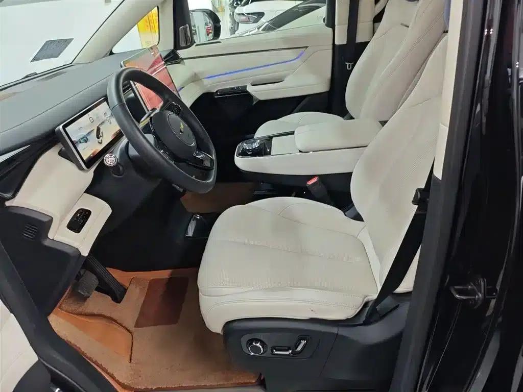 Wingzhen L380 2025 650km Flagship Edition 4WD — миниатюра 11