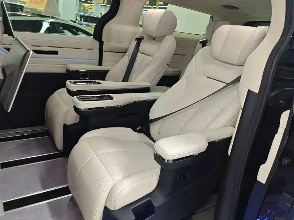 Wingzhen L380 2025 650km Flagship Edition 4WD — миниатюра 13