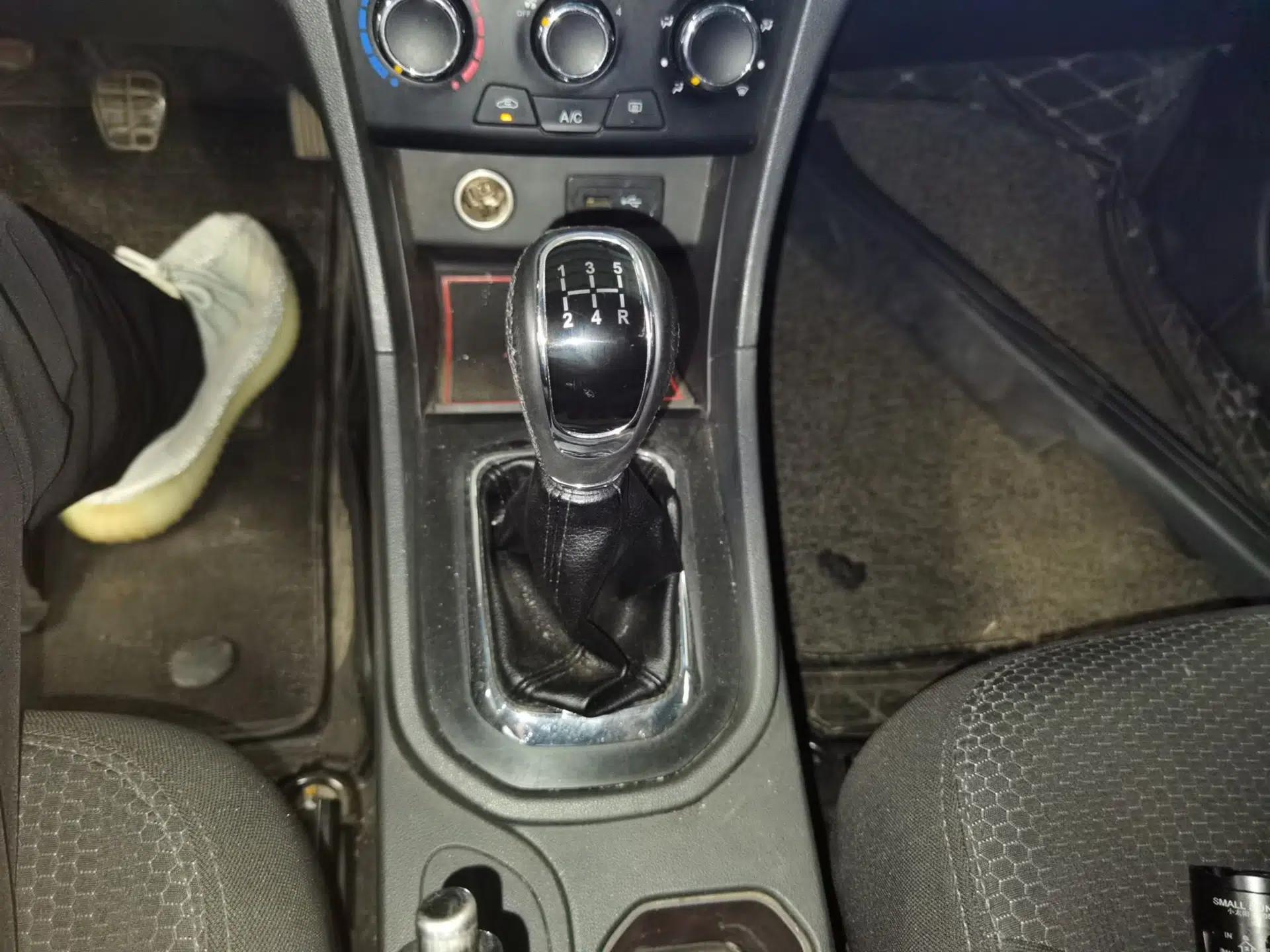 Chery Arrizo 3 2015 1.5L Manual Genuine Version — миниатюра 14