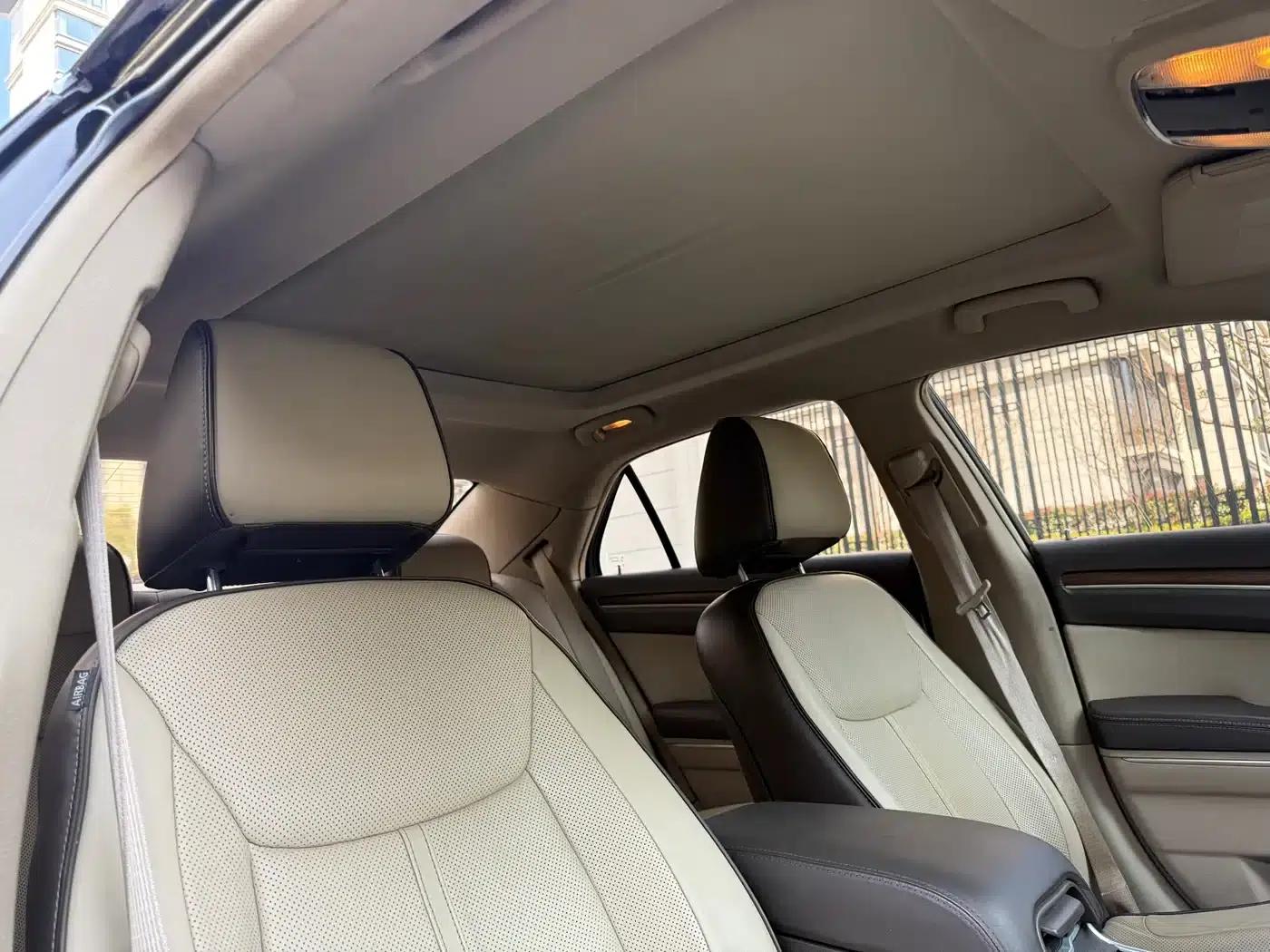 2013 Chrysler 300C Imported Model 3.6L Premium Edition — миниатюра 13
