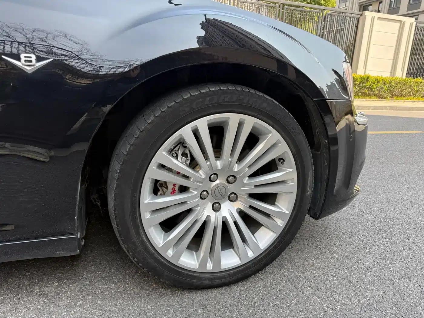 2013 Chrysler 300C Imported Model 3.6L Premium Edition — миниатюра 16