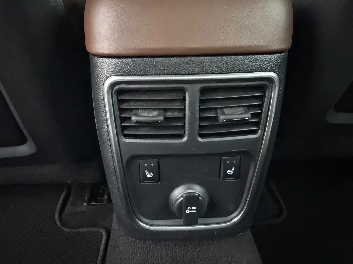 2014 Chrysler 300C Imported Model 3.0L Excellence Edition — миниатюра 15