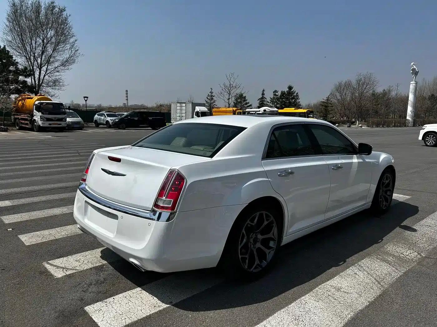 Chrysler 300C (Imported) 2013 3.6L Premium Edition — миниатюра 12