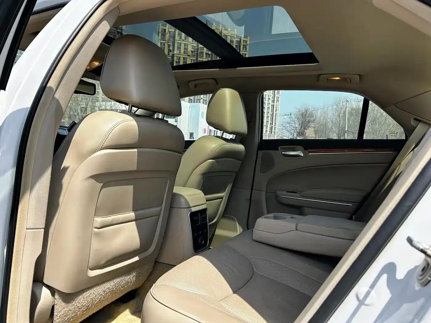 Chrysler 300C (Imported) 2013 3.6L Premium Edition — миниатюра 7