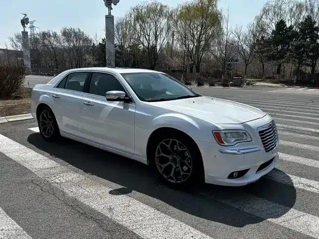 Chrysler 300C (Imported) 2013 3.6L Premium Edition
