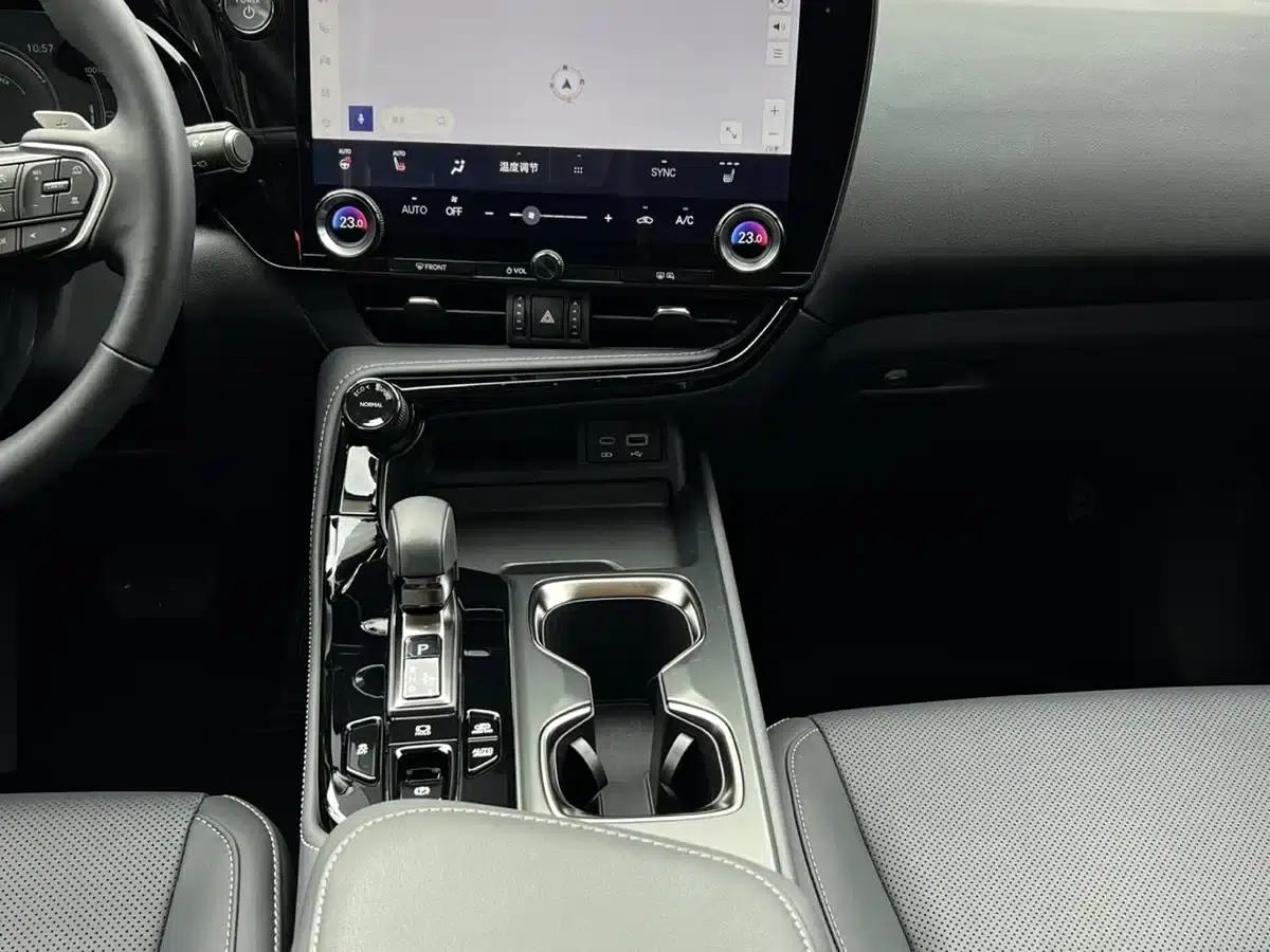 Lexus NX PHEV 2024 400h+ Comfort Edition — миниатюра 12