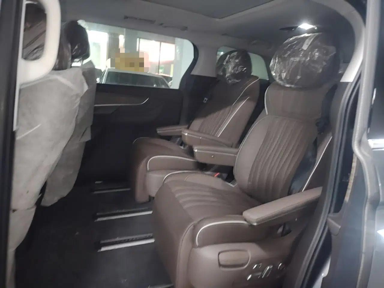 Roewe iMAX8 New Energy 2022 Golden Edition — миниатюра 19