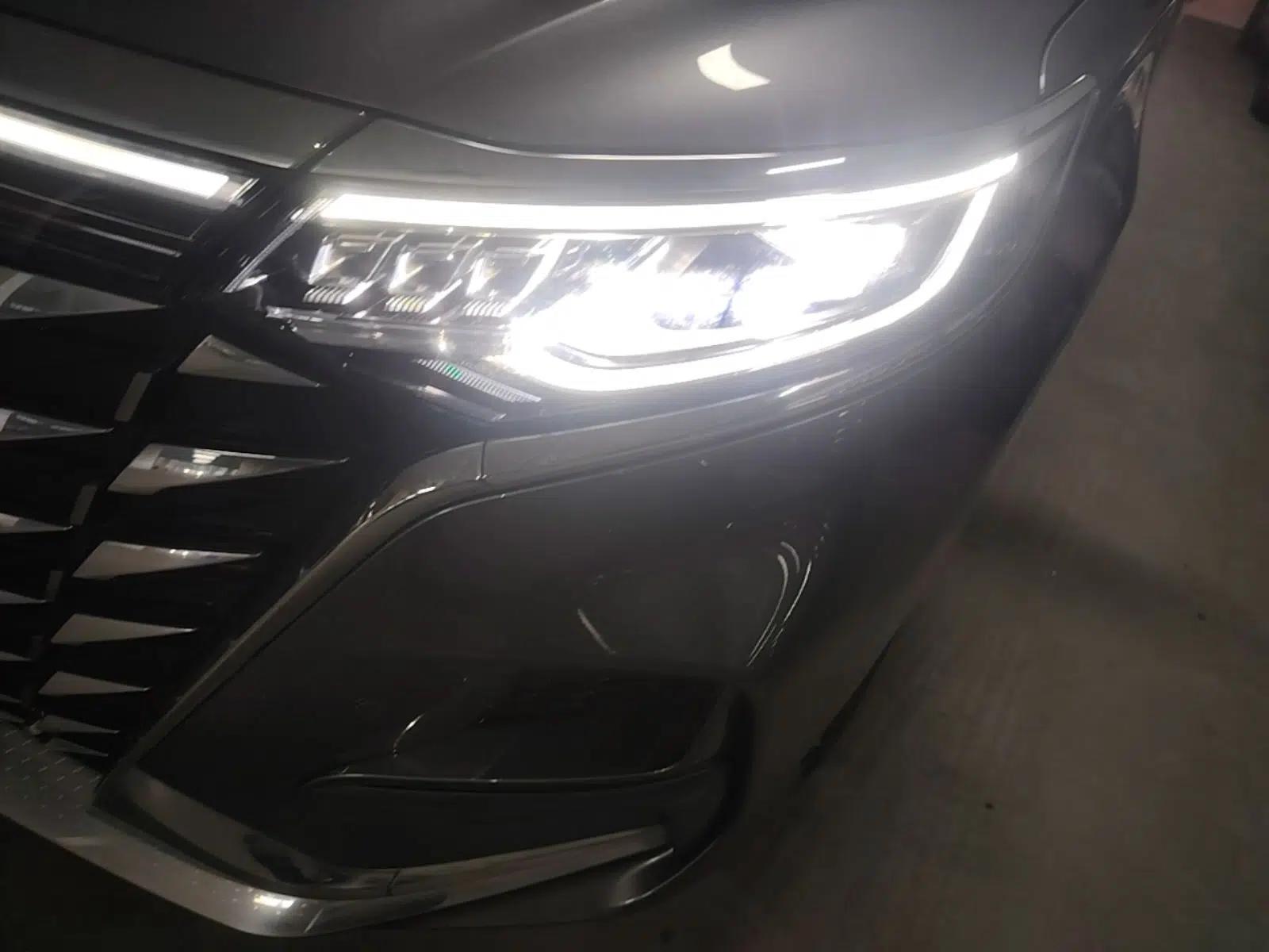 Roewe iMAX8 New Energy 2022 Golden Edition — миниатюра 5