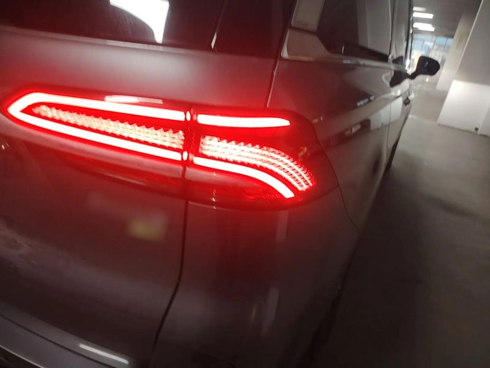 Roewe iMAX8 New Energy 2022 Golden Edition — миниатюра 8
