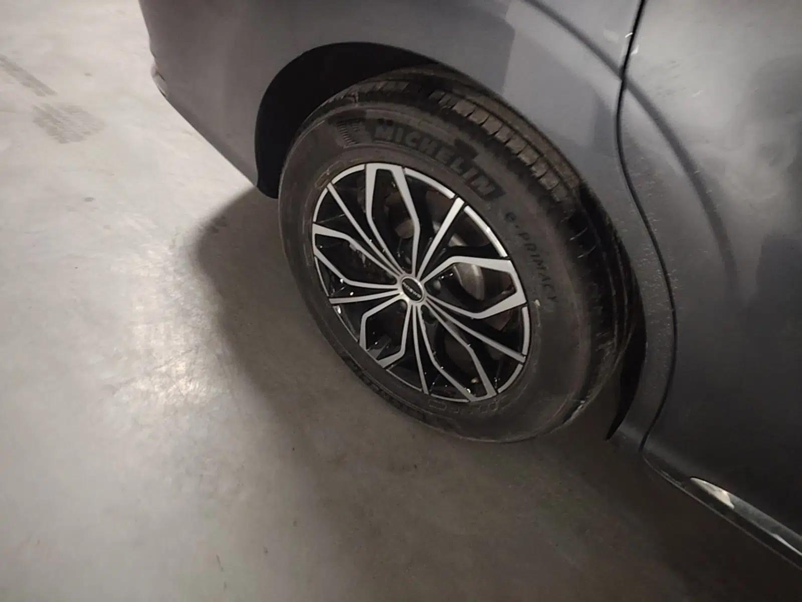 Roewe iMAX8 New Energy 2022 Golden Edition — миниатюра 10