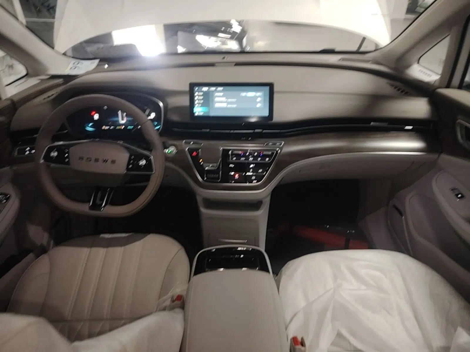 Roewe iMAX8 New Energy 2022 Golden Edition — миниатюра 13