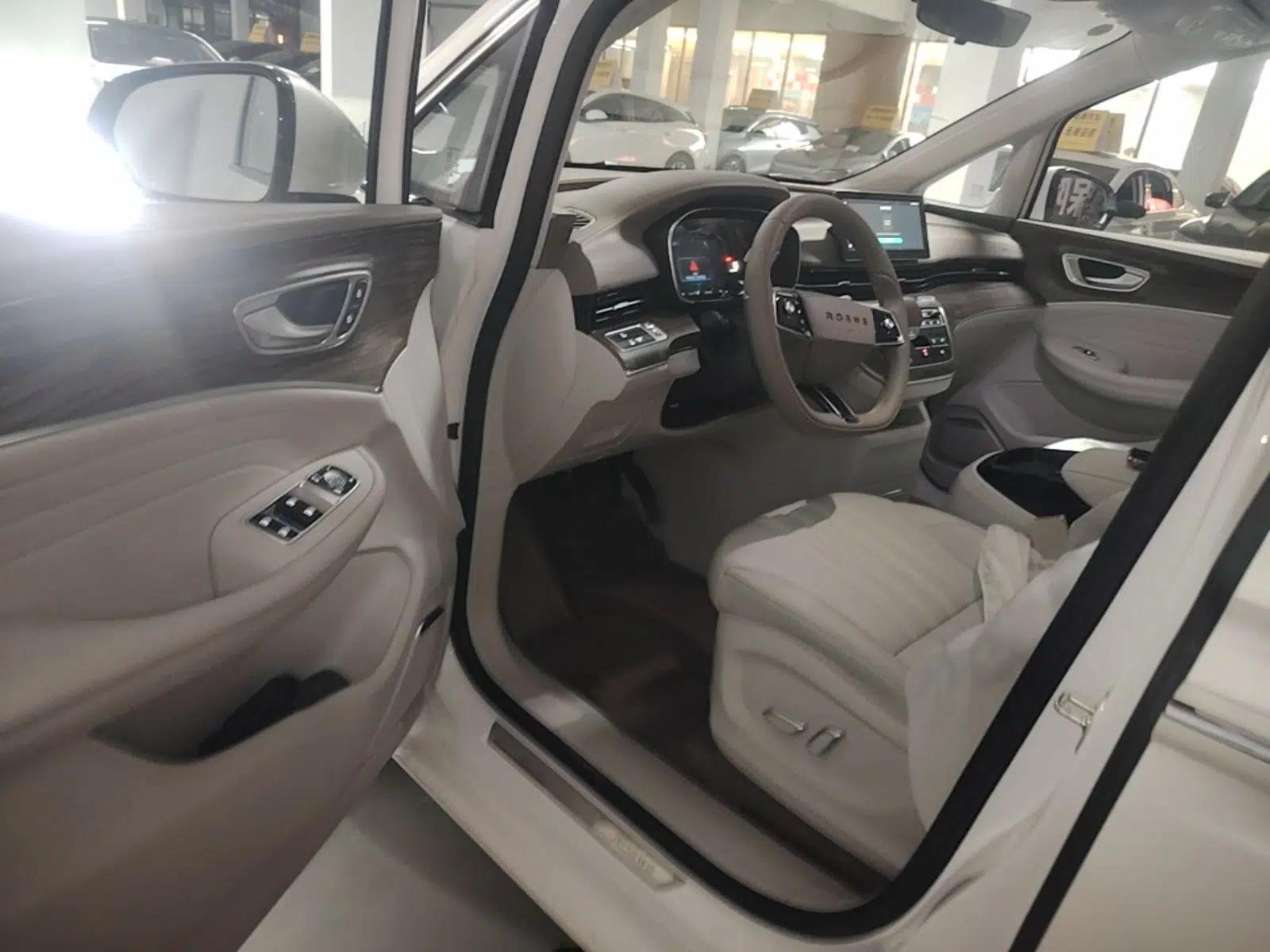 Roewe iMAX8 New Energy 2022 Golden Edition — миниатюра 19