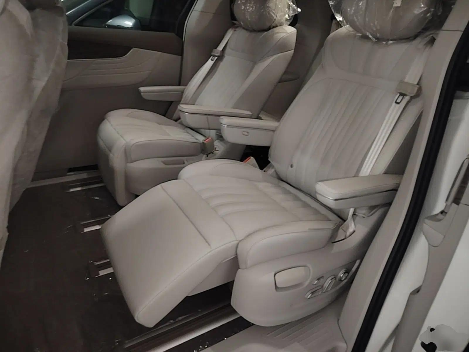 Roewe iMAX8 New Energy 2022 Golden Edition — миниатюра 20
