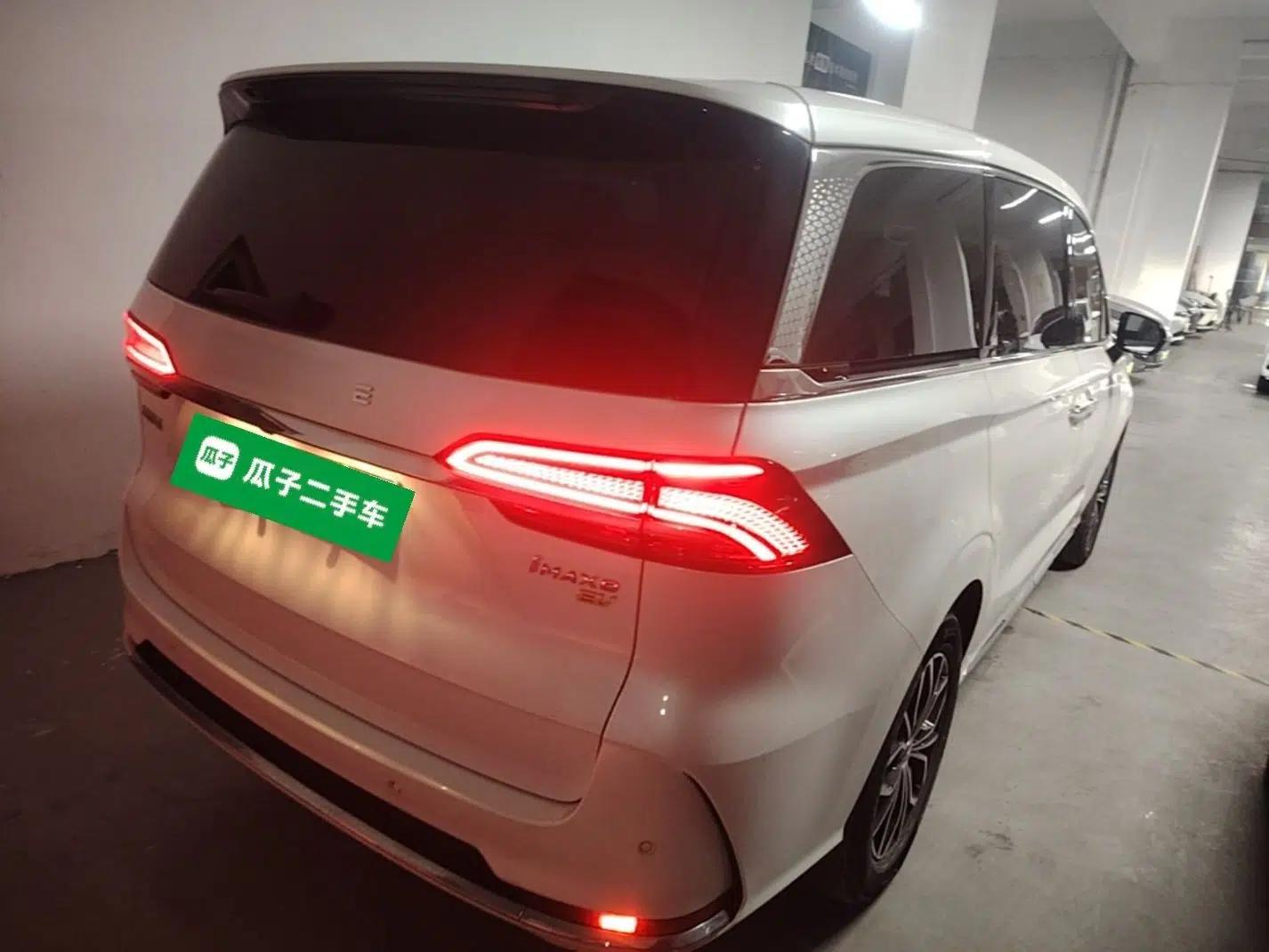 Roewe iMAX8 New Energy 2022 Golden Edition — миниатюра 6