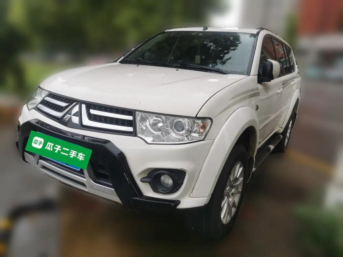 Mitsubishi Pajero Sport 2013 3.0L Automatic Two-Wheel Drive Luxury Edition — миниатюра 1