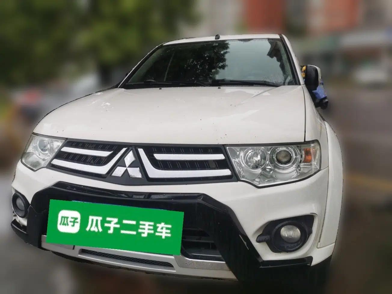 Mitsubishi Pajero Sport 2013 3.0L Automatic Two-Wheel Drive Luxury Edition — миниатюра 2