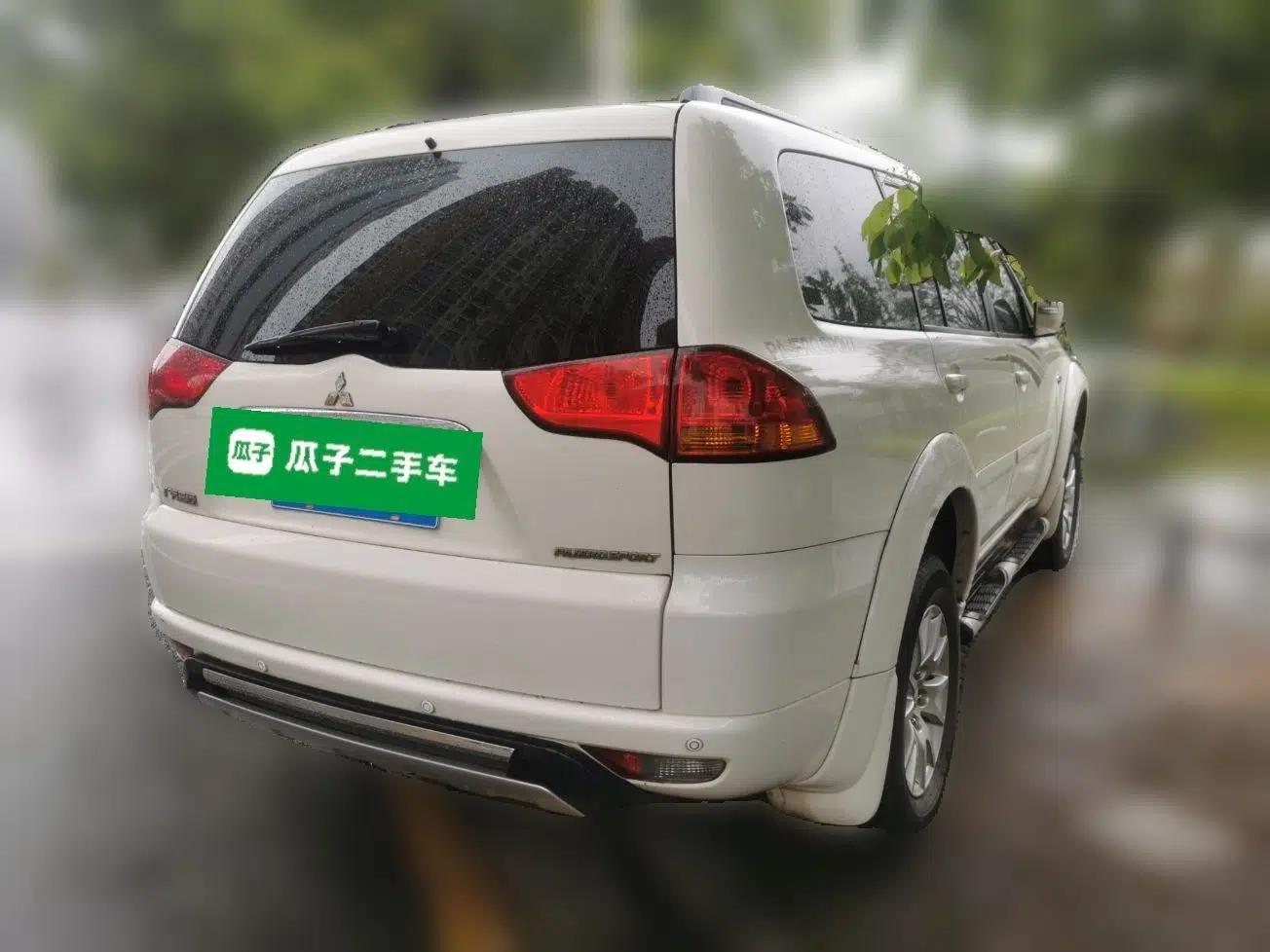 Mitsubishi Pajero Sport 2013 3.0L Automatic Two-Wheel Drive Luxury Edition — миниатюра 6