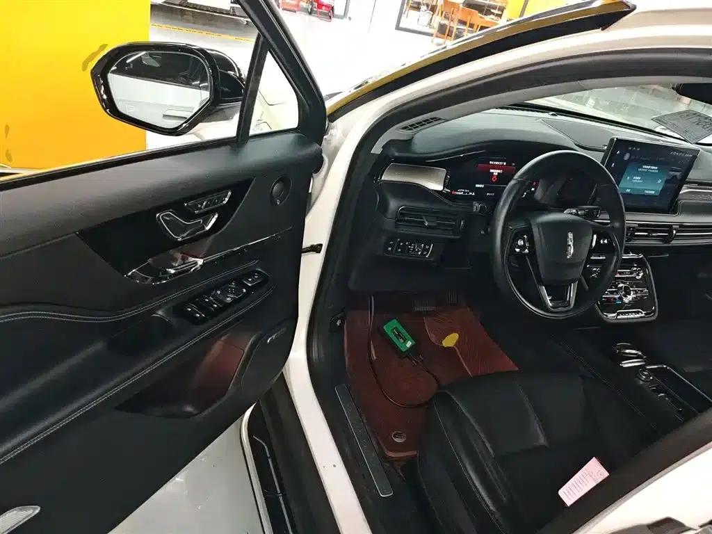 Adventurer New Energy 2021 PHEV AWD e-Elegant Edition — миниатюра 12