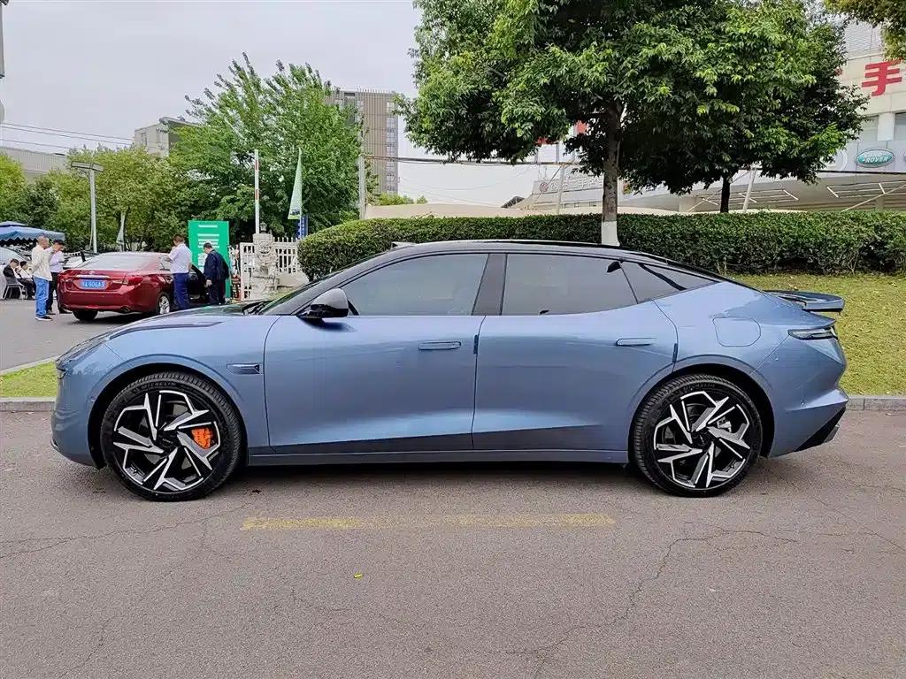 Lynk & Co Z10 2024 Model 95kWh 702km AWD Intelligent Driving Ultra — миниатюра 3
