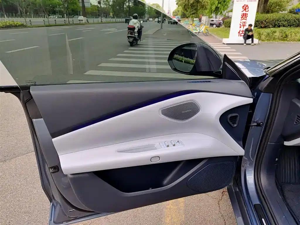 Lynk & Co Z10 2024 Model 95kWh 702km AWD Intelligent Driving Ultra — миниатюра 6