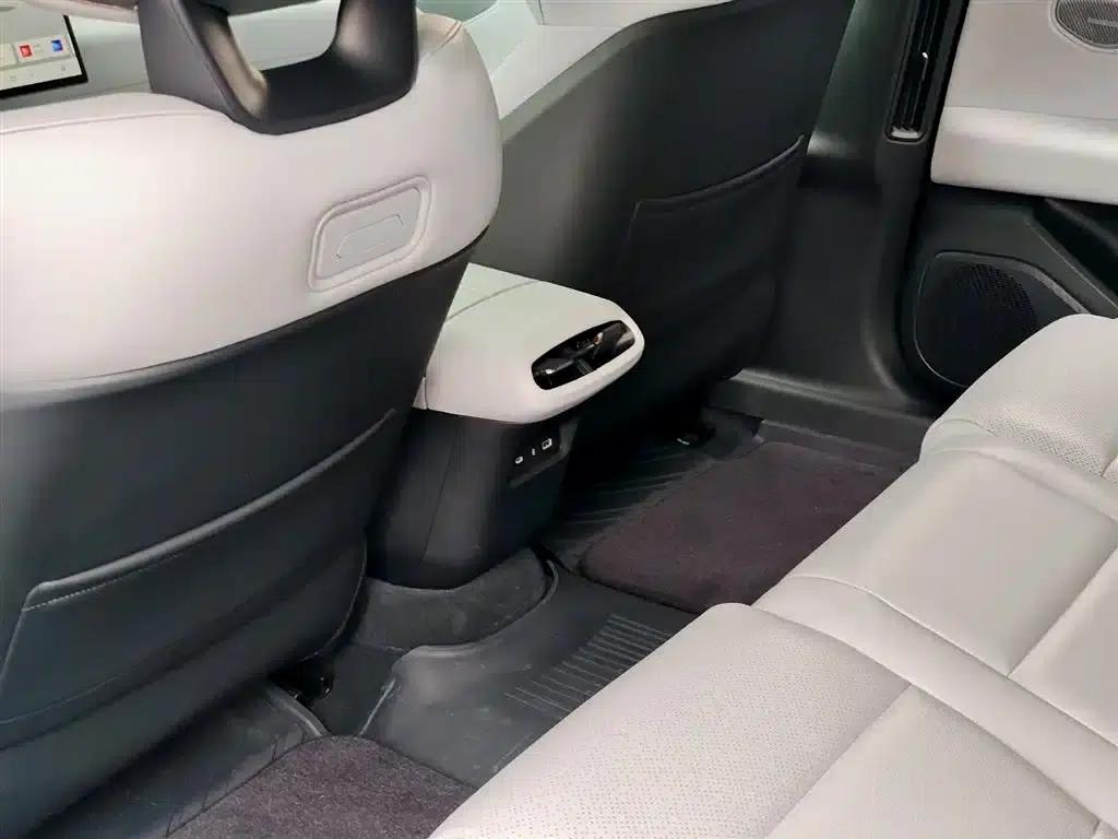 Lynk & Co Z10 2024 Model 95kWh 702km AWD Intelligent Driving Ultra — миниатюра 9