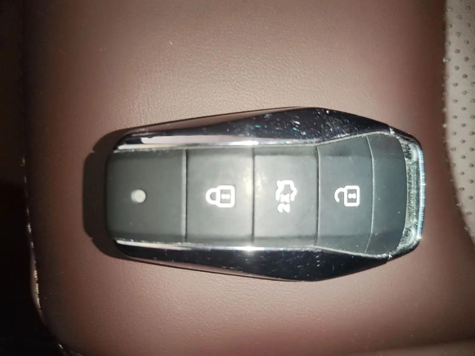 SOL X8 PLUS 2023 1.5 TGDI DCT Smart Edition 7-Seater — миниатюра 12