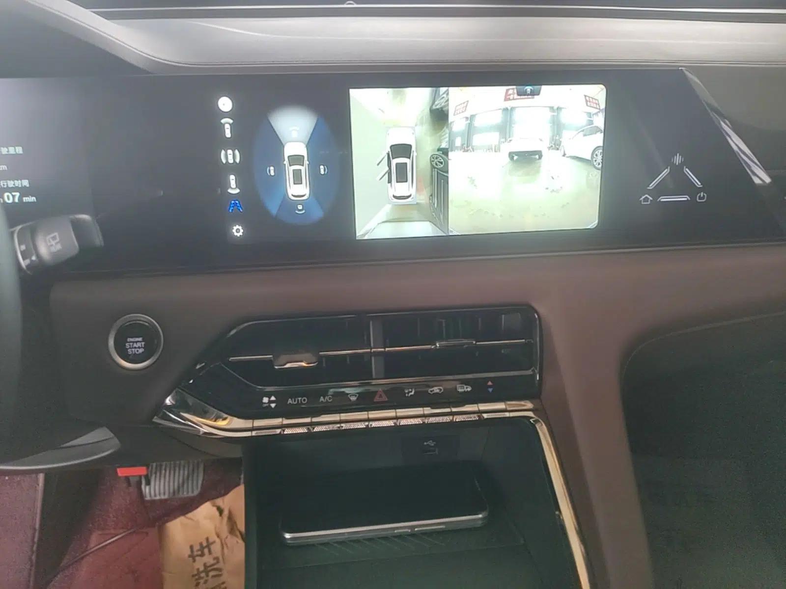 SOL X8 PLUS 2023 1.5 TGDI DCT Smart Edition 7-Seater — миниатюра 16