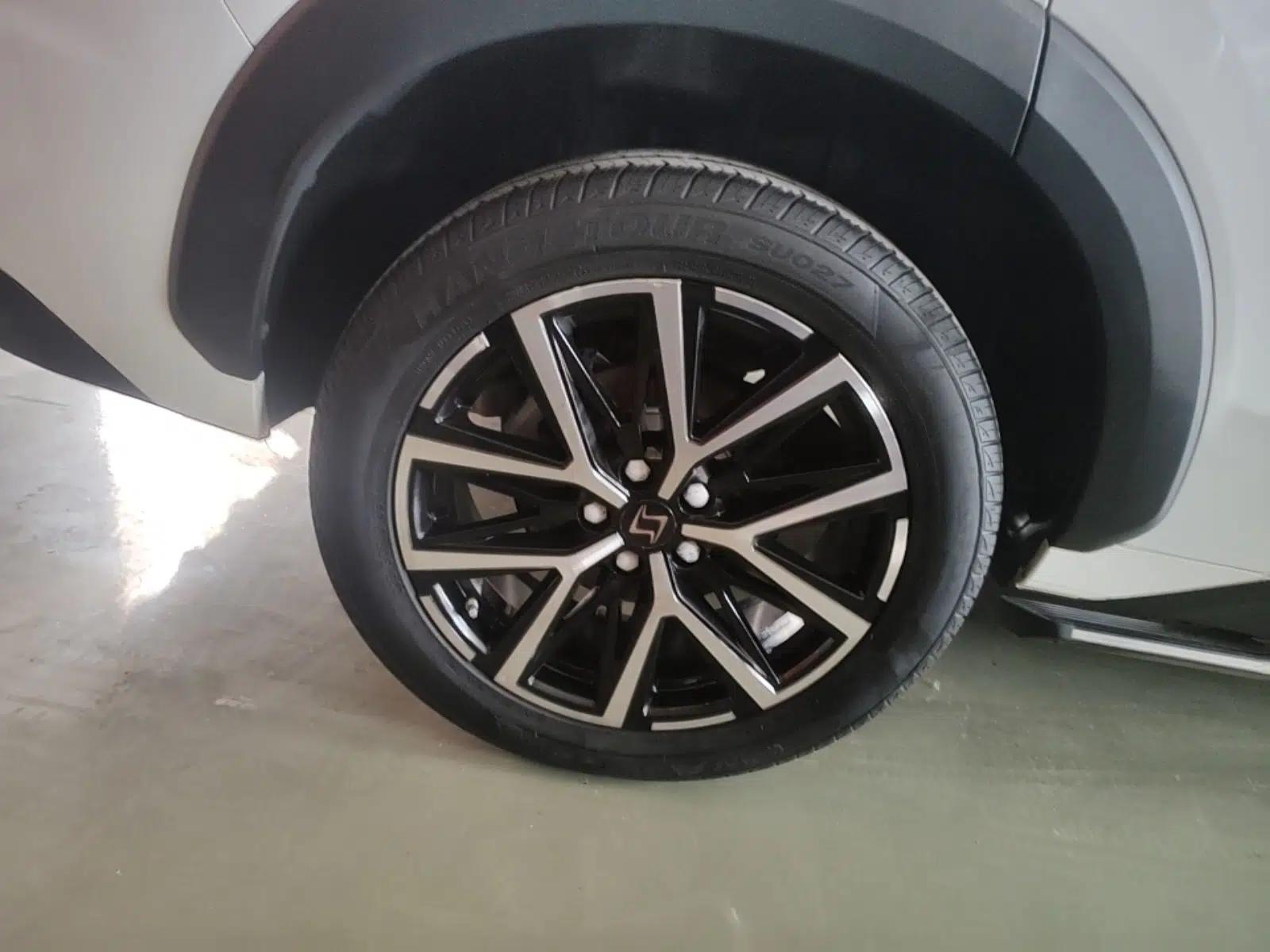 SOL X8 PLUS 2023 1.5 TGDI DCT Smart Edition 7-Seater — миниатюра 10