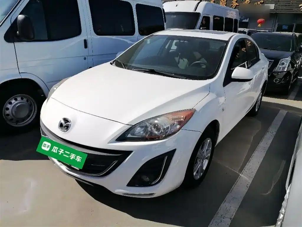 Mazda3 Axela 2015 Sedan 1.6L Automatic Elite — миниатюра 1
